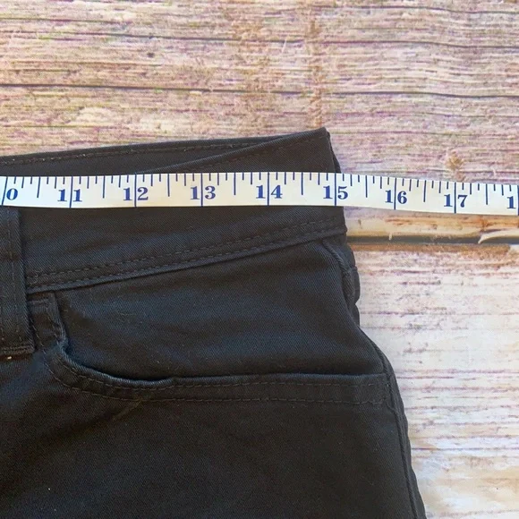 Levi’s Black High Rise Short • Sz 5 - Picture 8 of 10